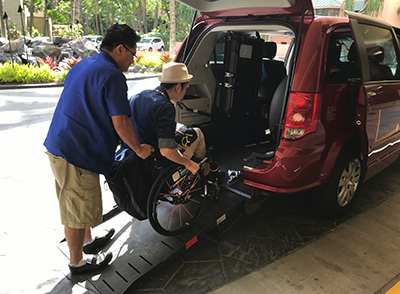 スロープ付き車両②