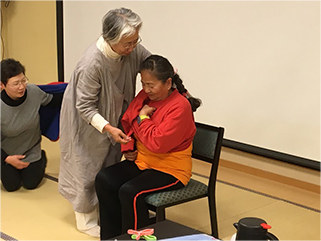 福祉を学んでいる大学生