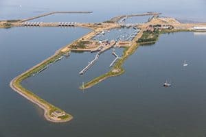 afsluitdijk