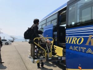 リフト付き大型バス（イメージ）