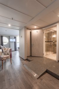 acamar-accessible-entrance