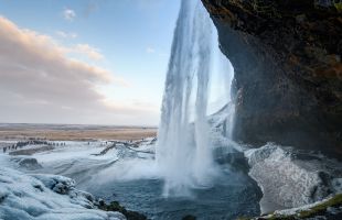 セリャラントフォスの滝（イメージ）