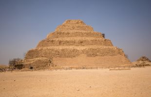 サッカラ・階段ピラミッド（イメージ）