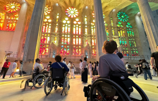 サグラダファミリア内部（2025年催行たびのわツアーより）