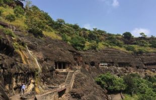 アジャンタ石窟寺院群（イメージ）