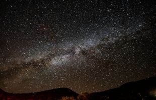 マウナケアから星空観賞（イメージ）